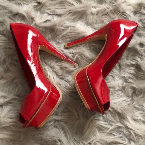 Aldo Red Hi Heels 👠 - Picture 4 of 4